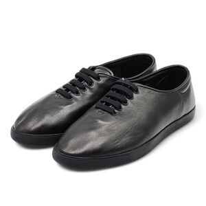 NWB THE ROW BLACL LEATHER SIZE 38